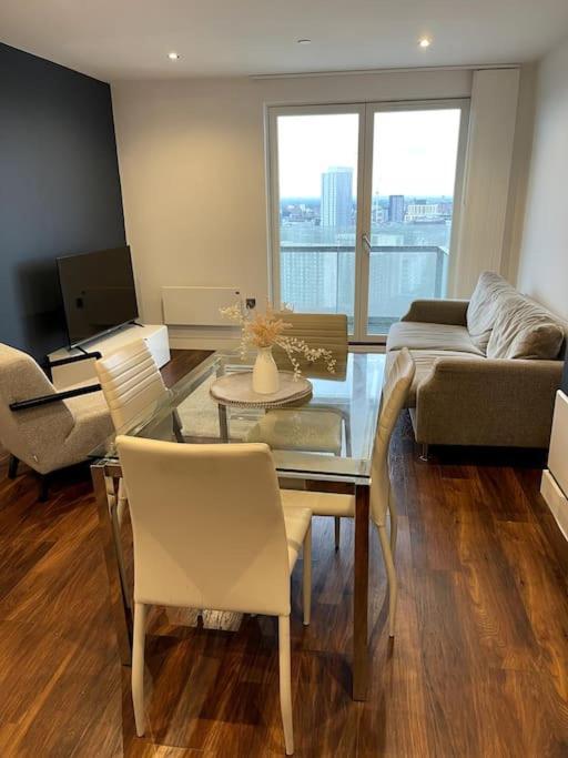 Lovely 2-Bedroom Condo With Balcony Manchester Exterior photo