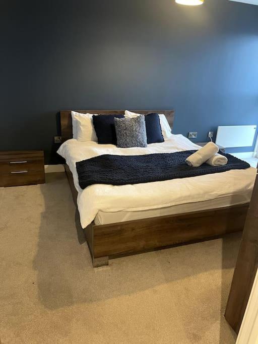 Lovely 2-Bedroom Condo With Balcony Manchester Exterior photo