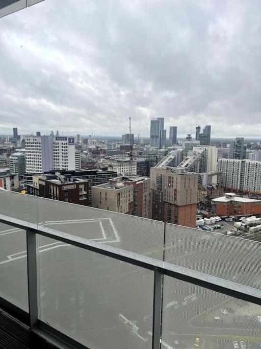 Lovely 2-Bedroom Condo With Balcony Manchester Exterior photo